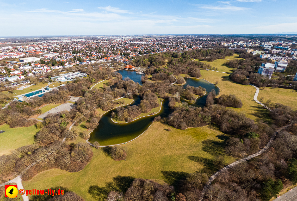 20.02.2023 -  Ostparksee und Schule am Strehleranger mit Umgebung in Neuperlach